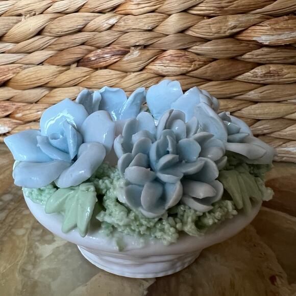 Pale blue floral candle holder - Picture 3 of 8